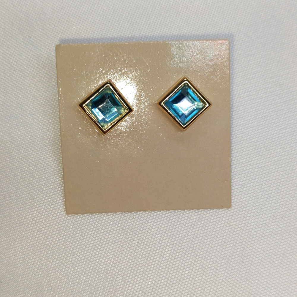 AVON Vintage Dazzle Dots, Simulated Aquamarine, Goldtone, Pierced, NWT NOS
